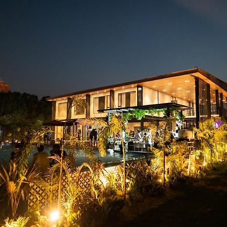 Vintclub Resort Lucknow Bagian luar foto