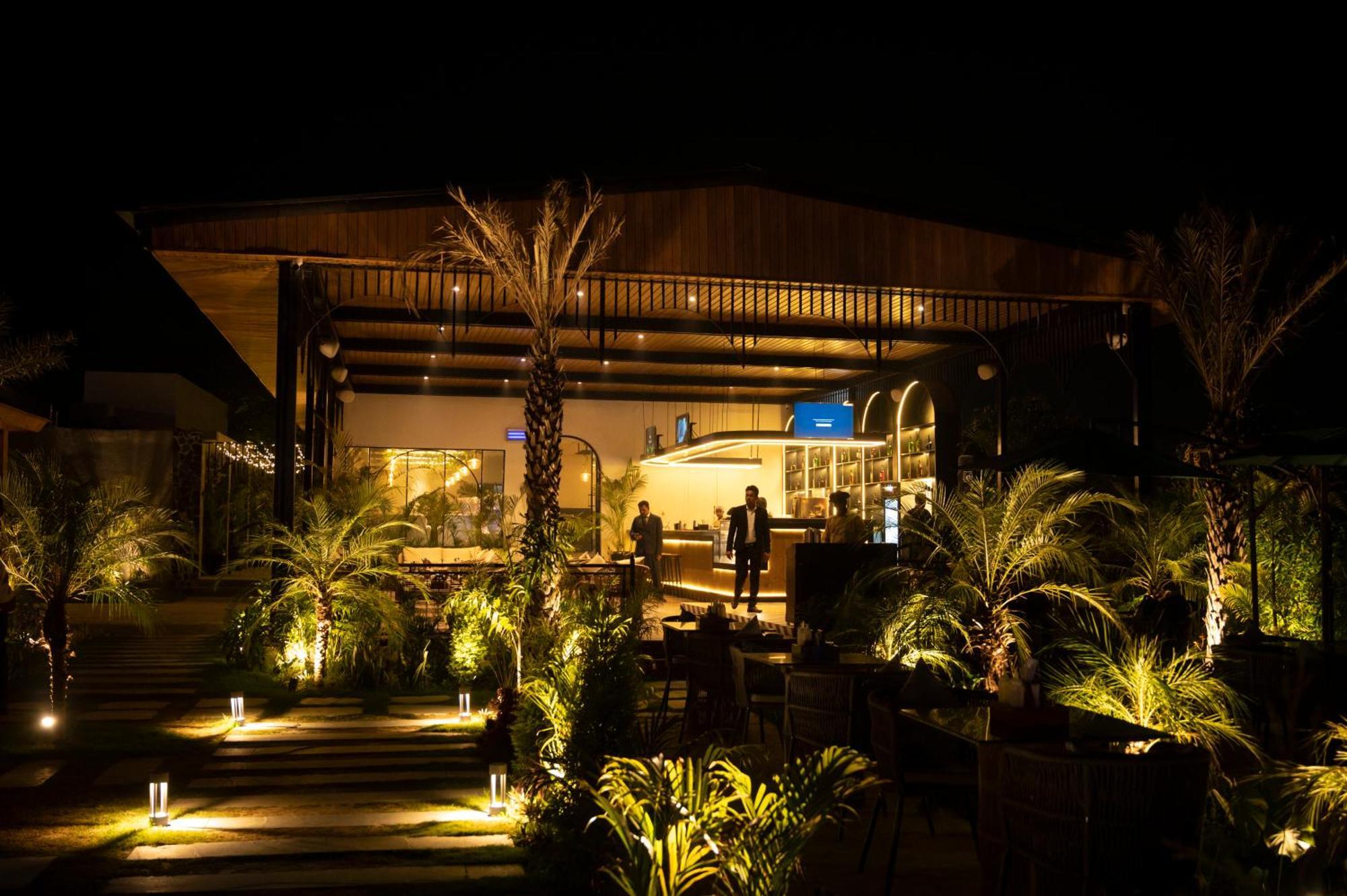 Vintclub Resort Lucknow Bagian luar foto