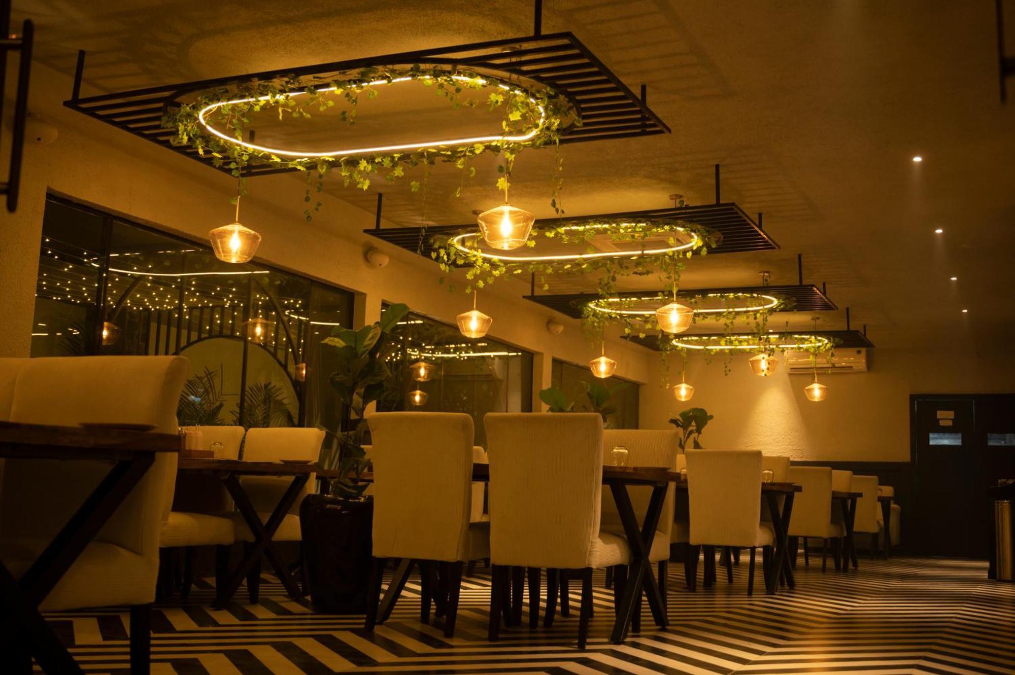 Vintclub Resort Lucknow Bagian luar foto