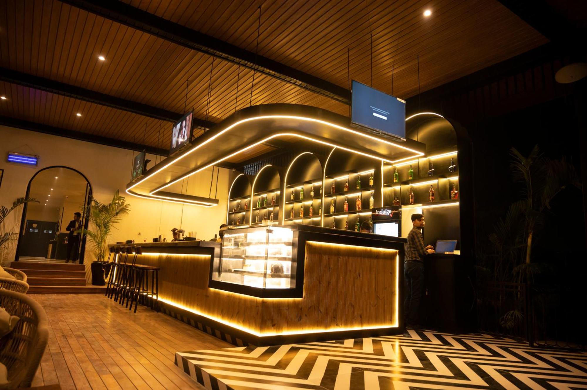 Vintclub Resort Lucknow Bagian luar foto