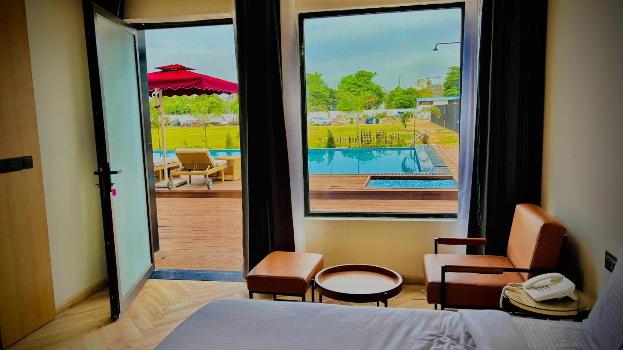 Vintclub Resort Lucknow Bagian luar foto