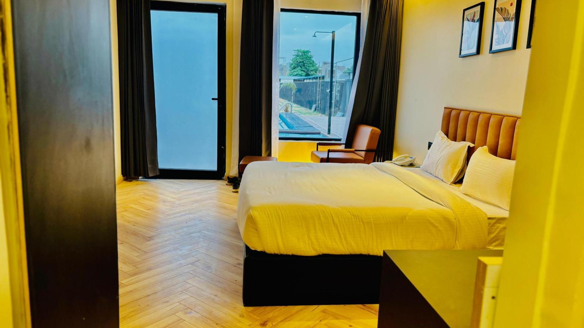 Vintclub Resort Lucknow Bagian luar foto