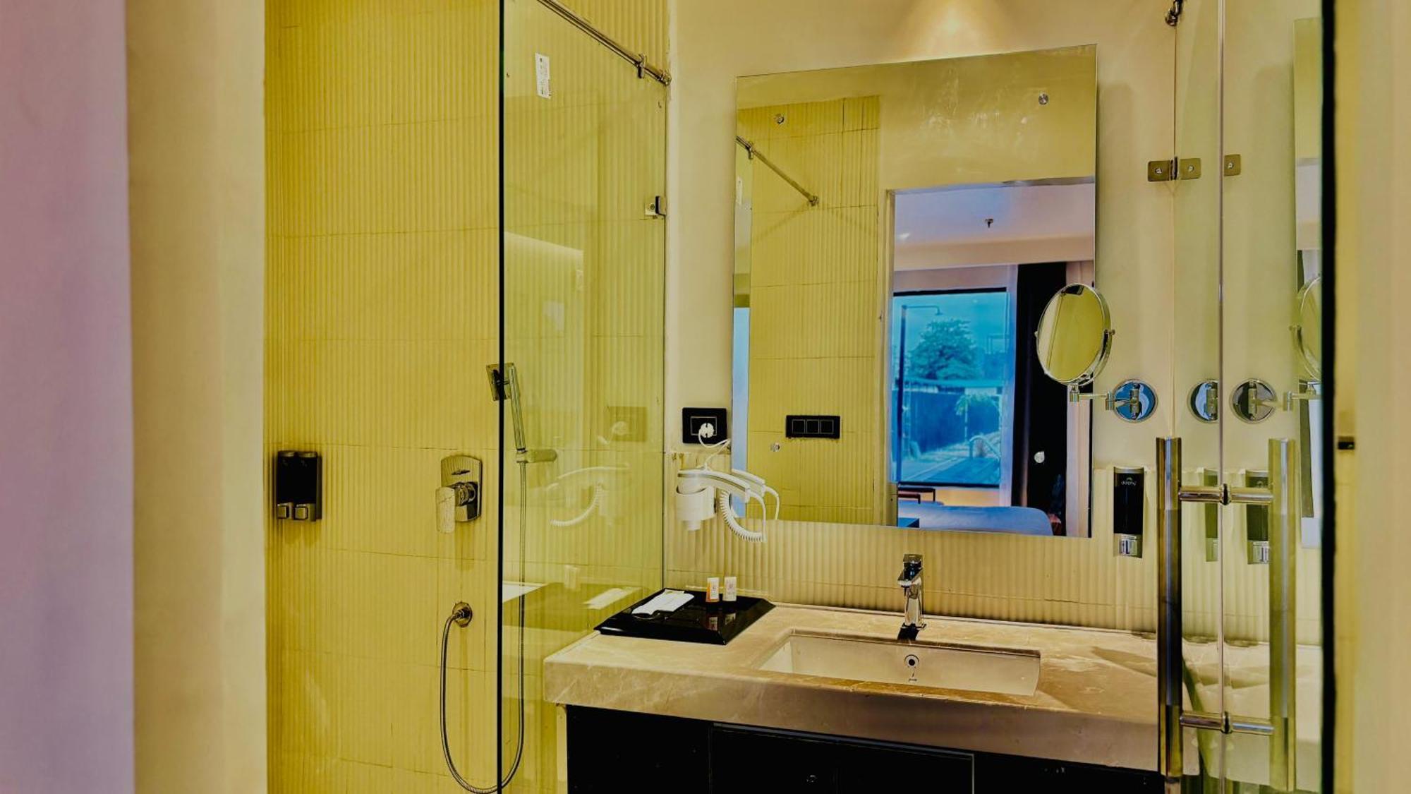 Vintclub Resort Lucknow Bagian luar foto