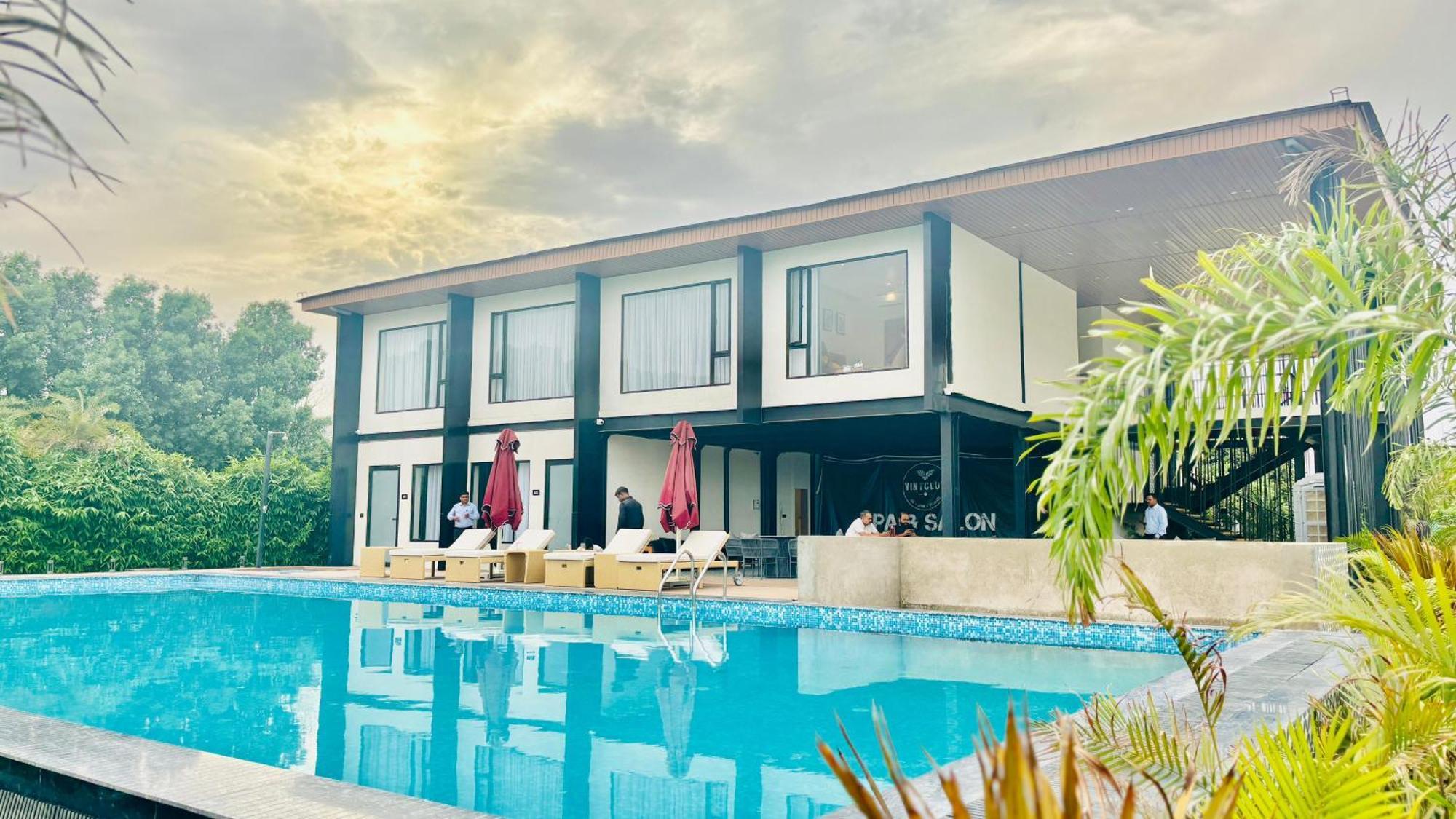 Vintclub Resort Lucknow Bagian luar foto
