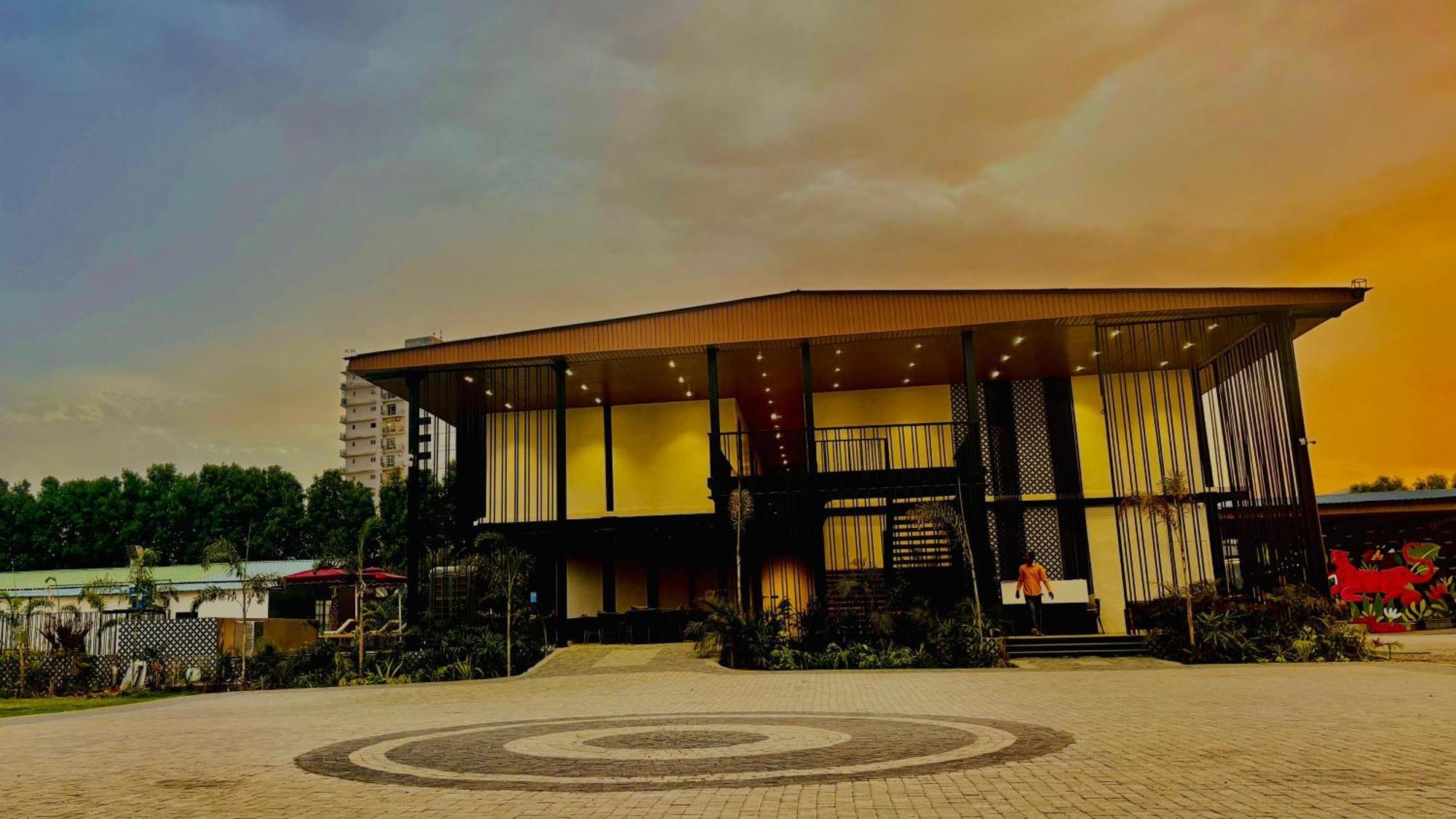 Vintclub Resort Lucknow Bagian luar foto