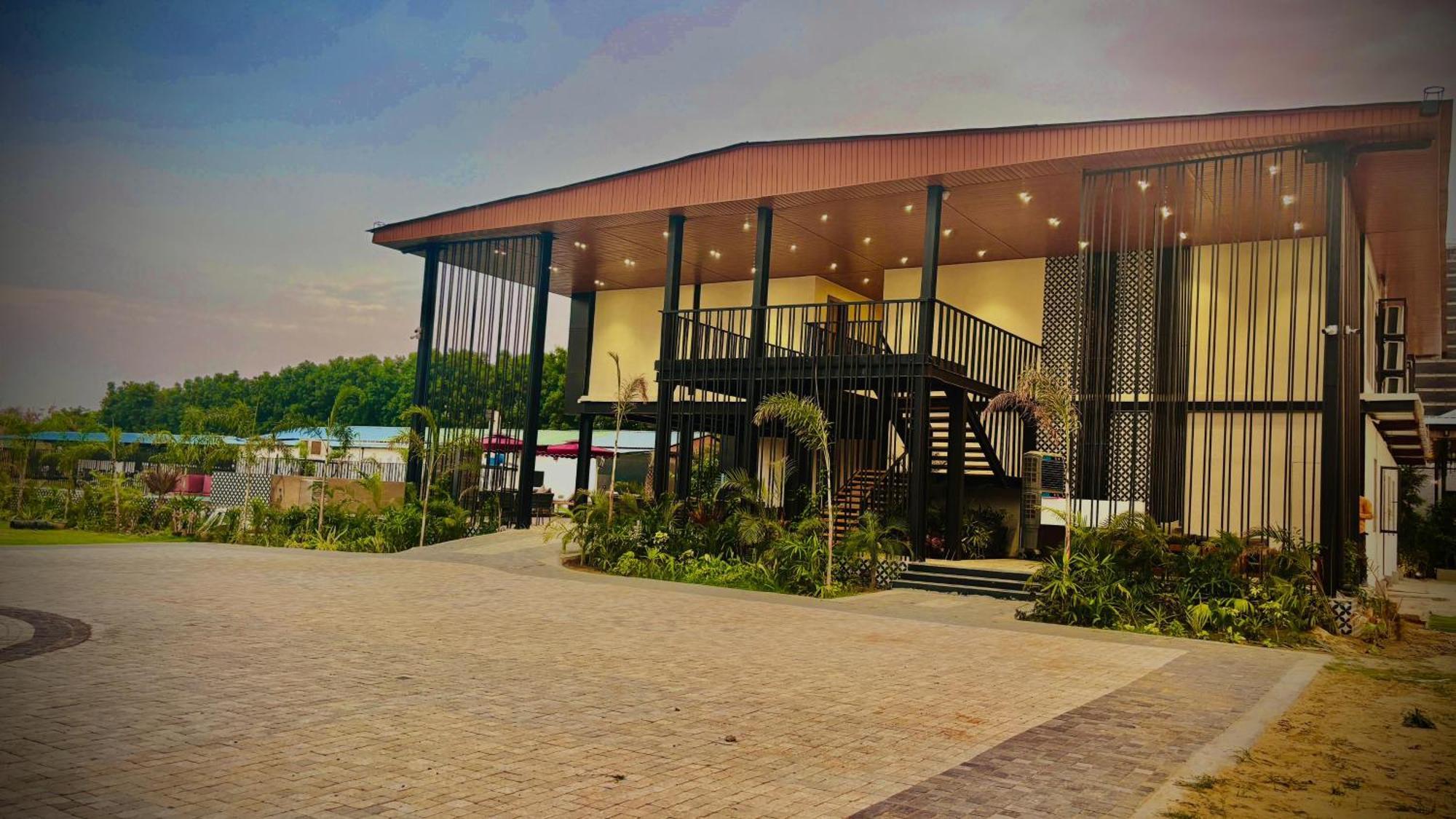 Vintclub Resort Lucknow Bagian luar foto